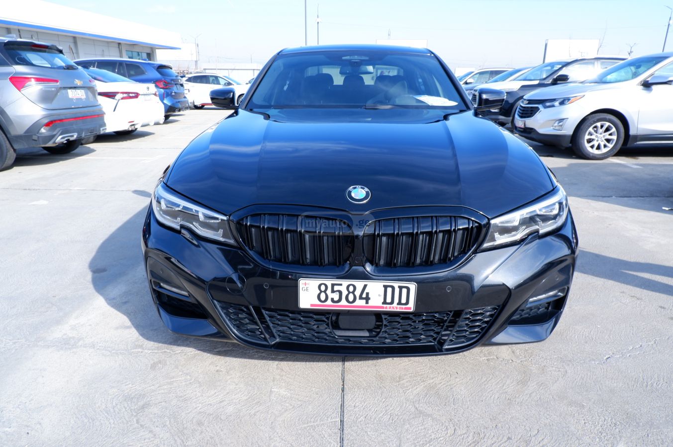BMW 330 2019 — photo 2