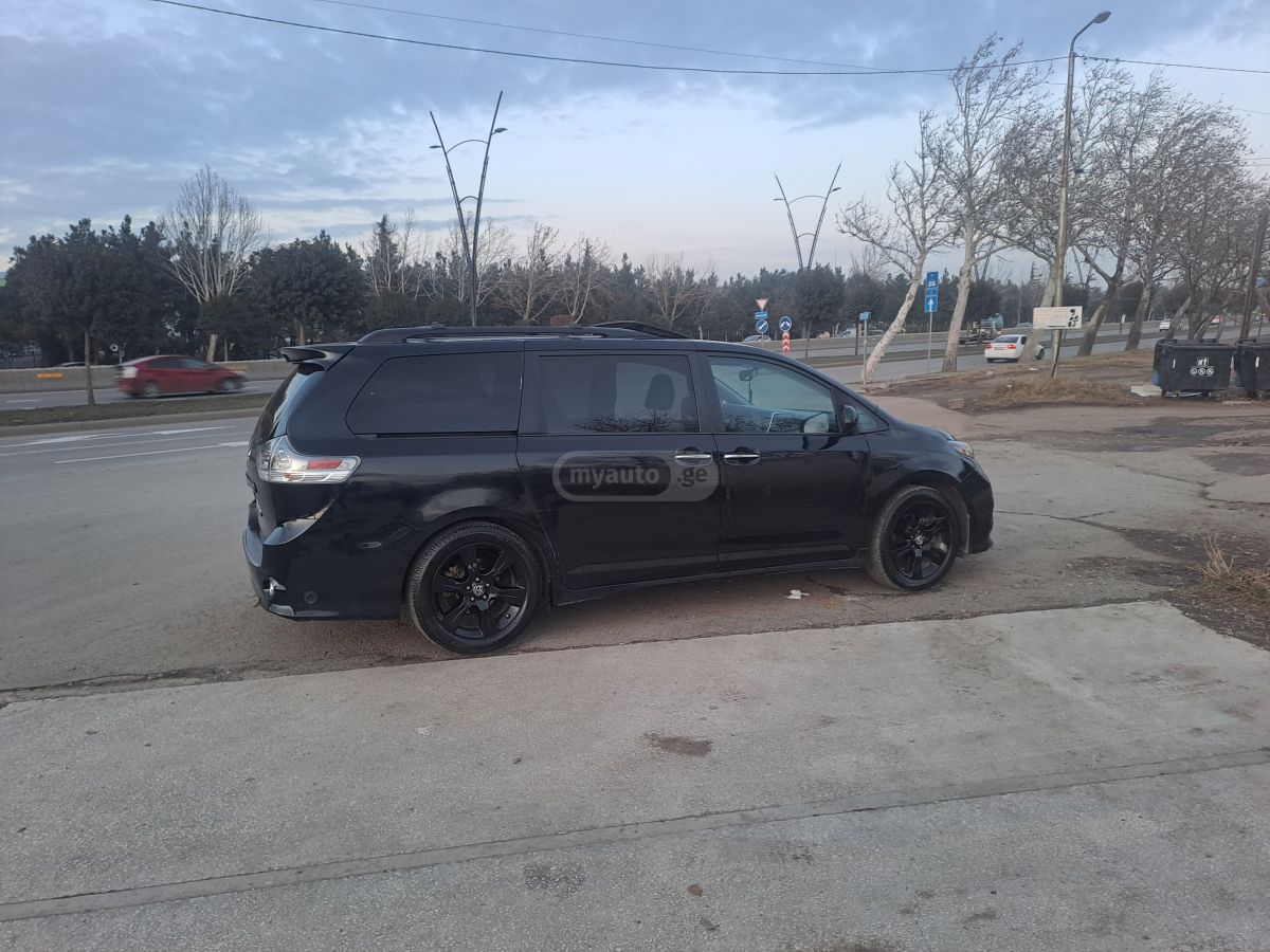 Toyota Sienna