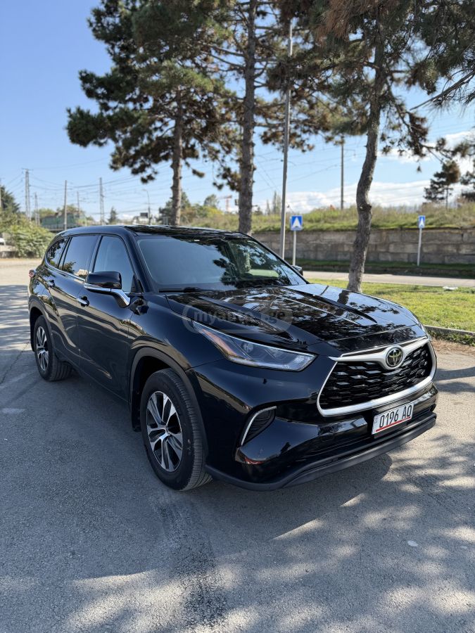 Toyota Highlander 2021 — photo 2