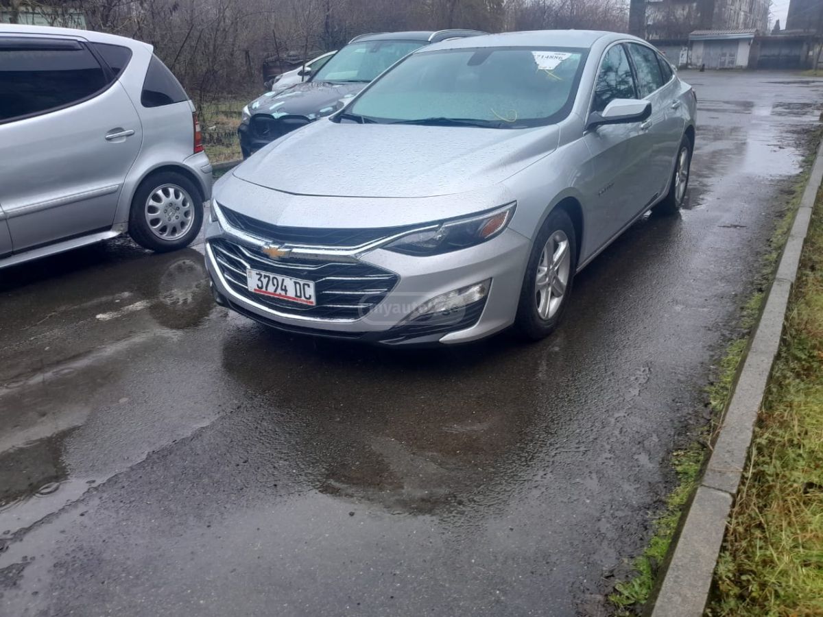 Chevrolet Malibu 2022 — photo 2