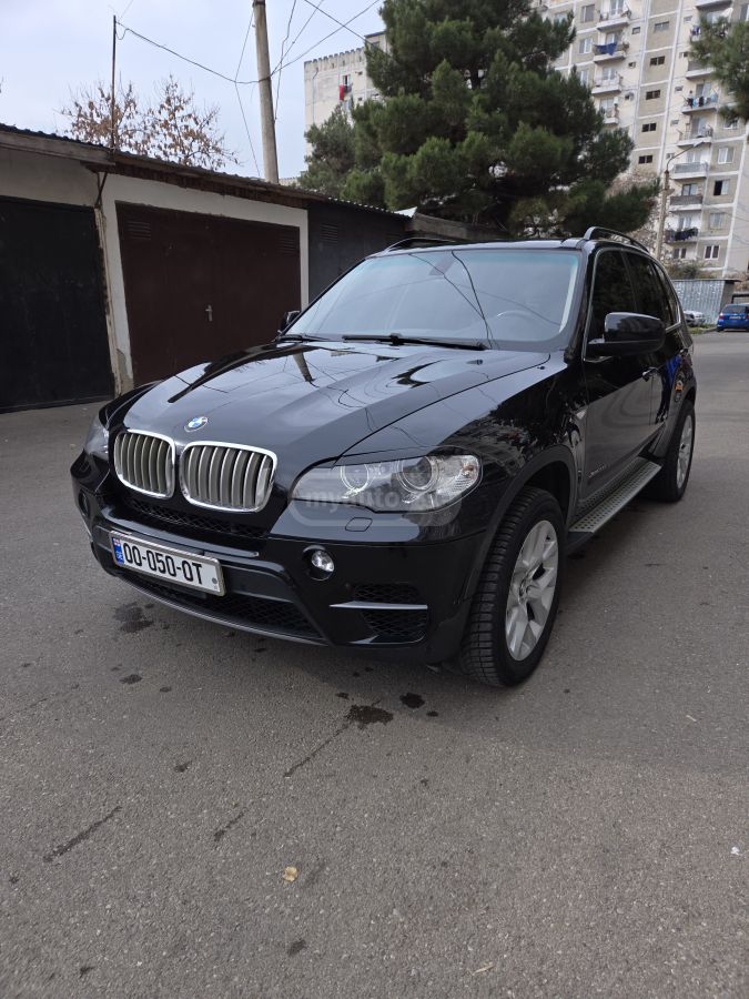 BMW X5 2013 — photo 2