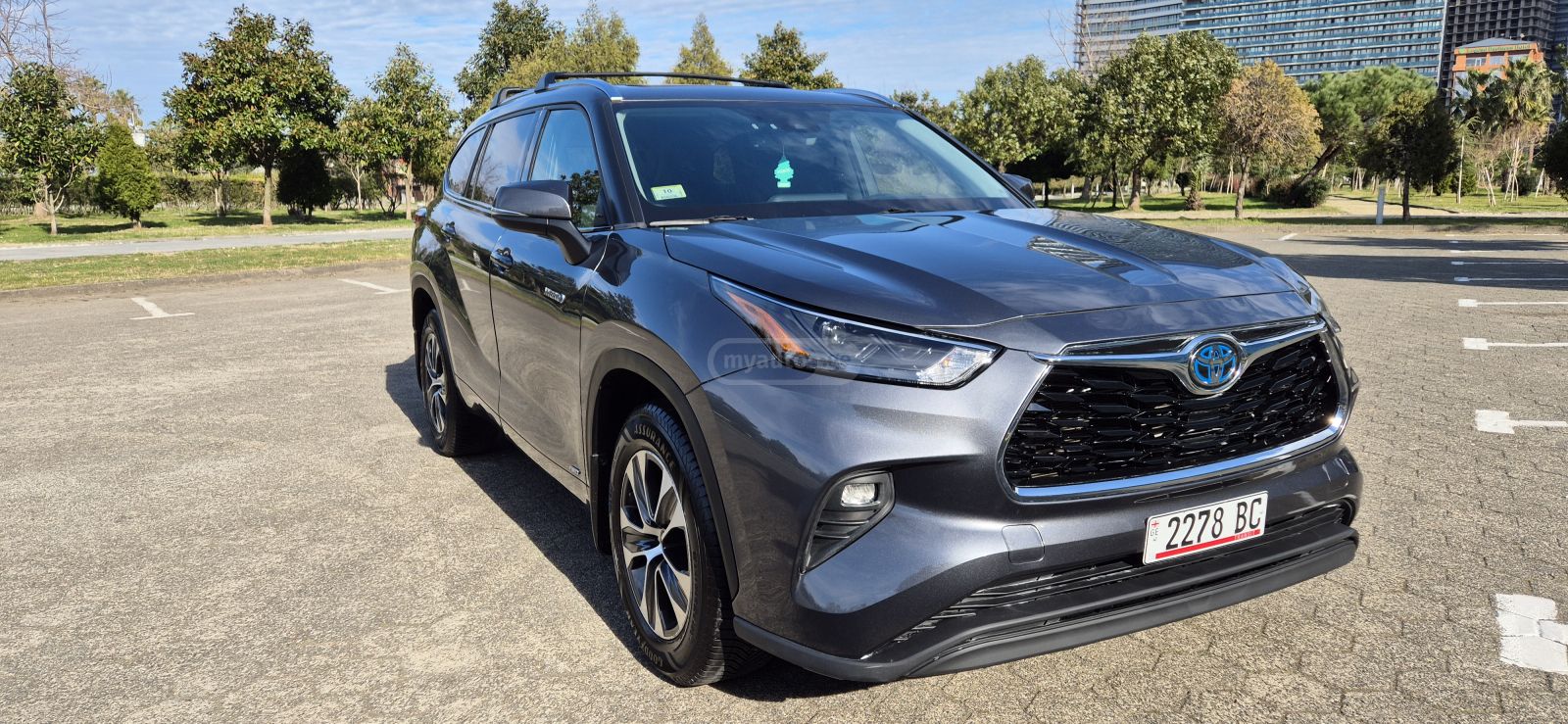 Toyota Highlander 2021 — photo 2