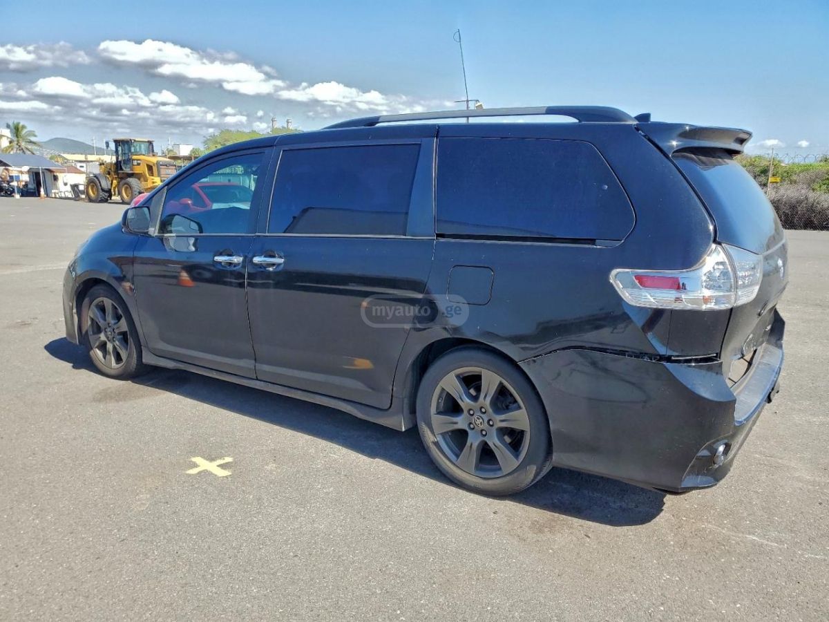 Toyota Sienna 2020 — photo 2