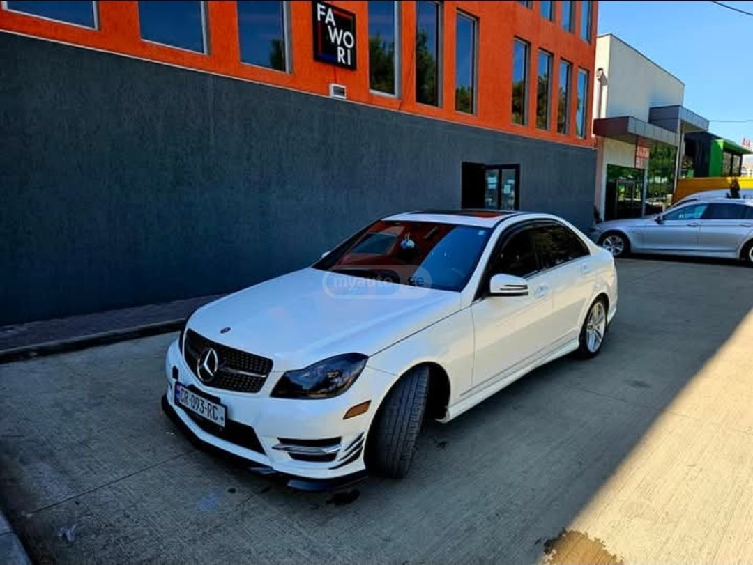 Mercedes-Benz C 250 2012 — photo 2
