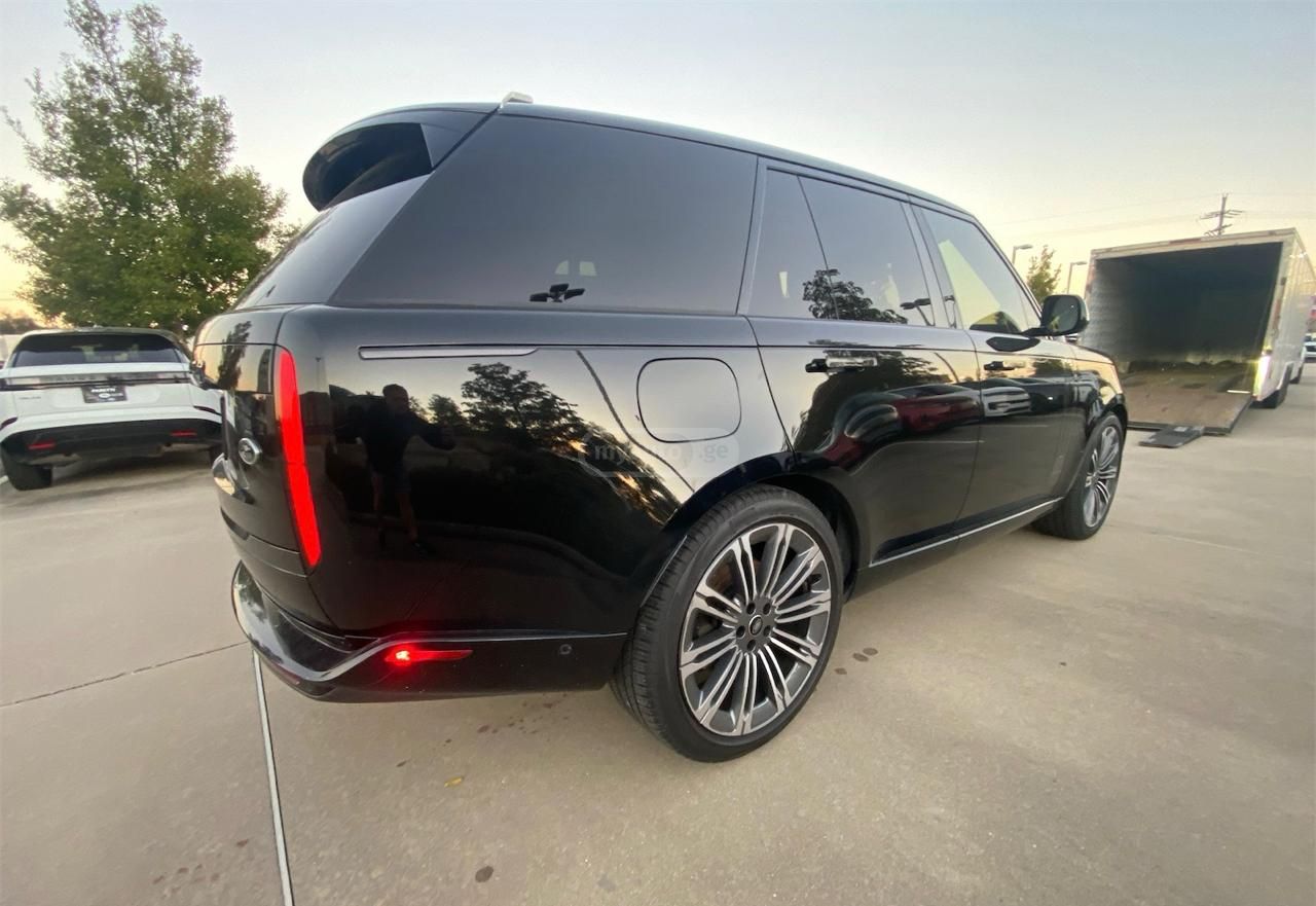Land Rover Range Rover 2022 — photo 2