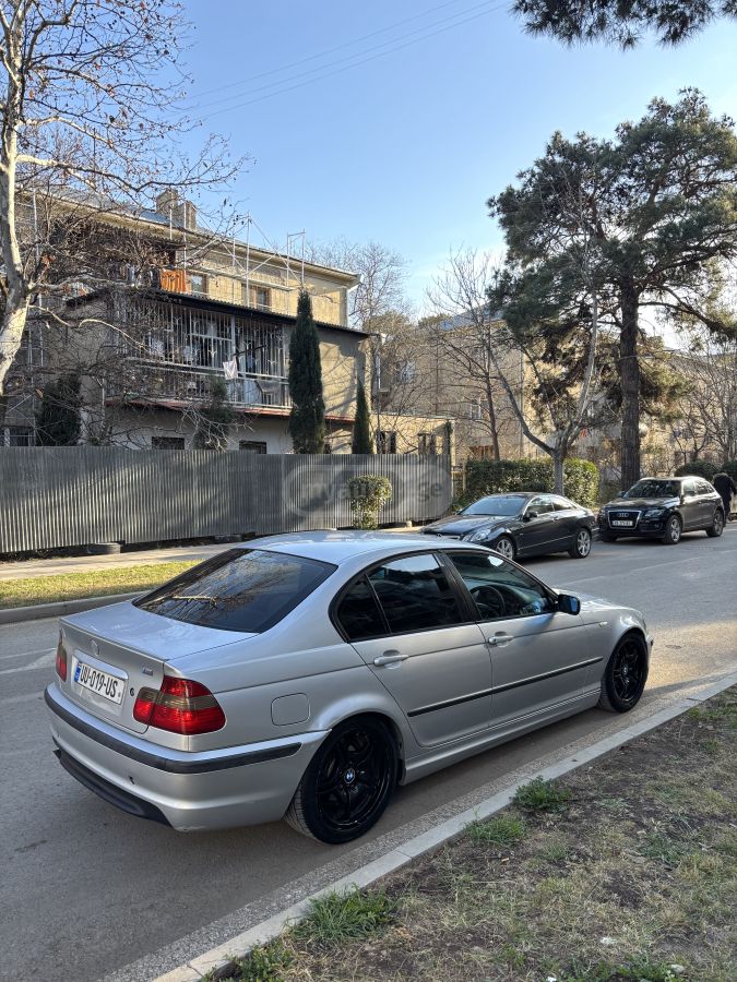 BMW 320