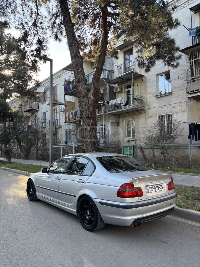 BMW 320 2004 — photo 2