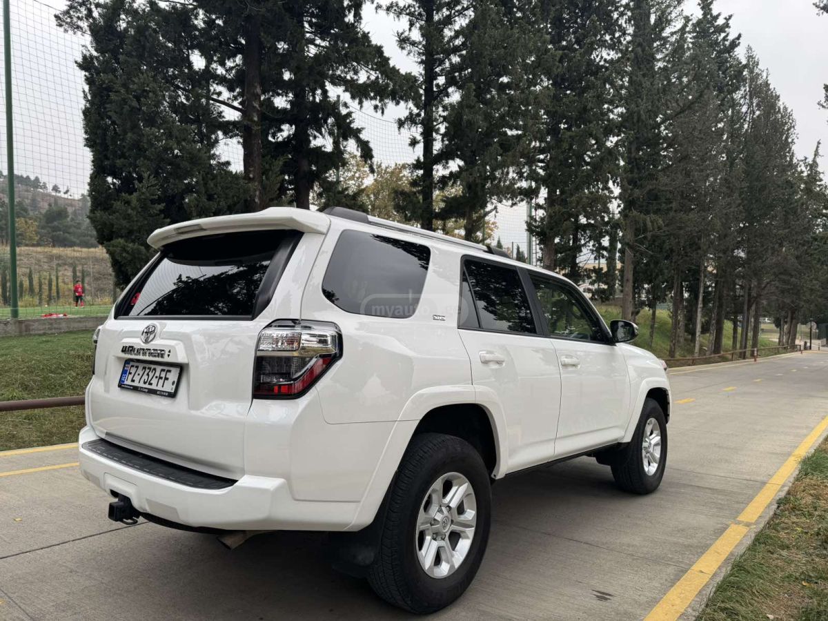 Toyota 4Runner 2021 — photo 2