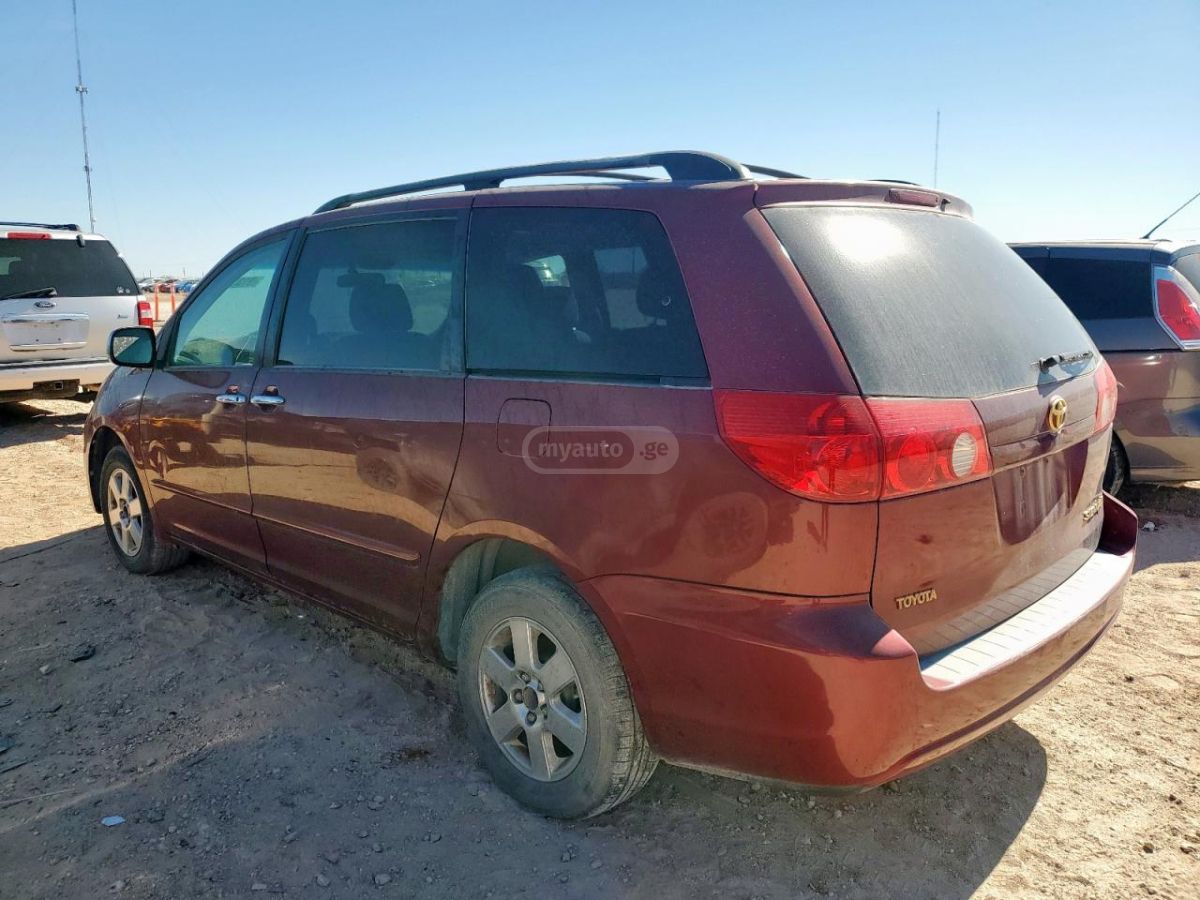 Toyota Sienna 2014 — photo 2