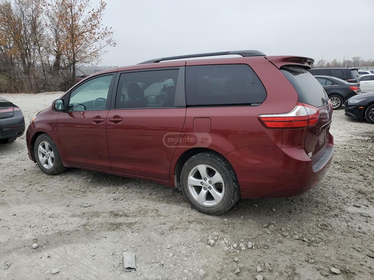 Toyota Sienna 2015 — photo 2