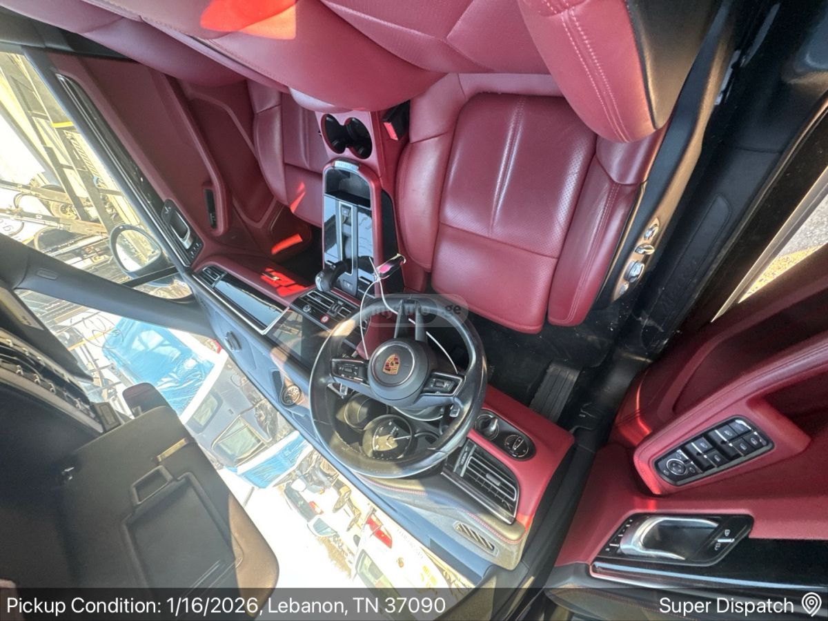Porsche Macan 2023 — photo 2