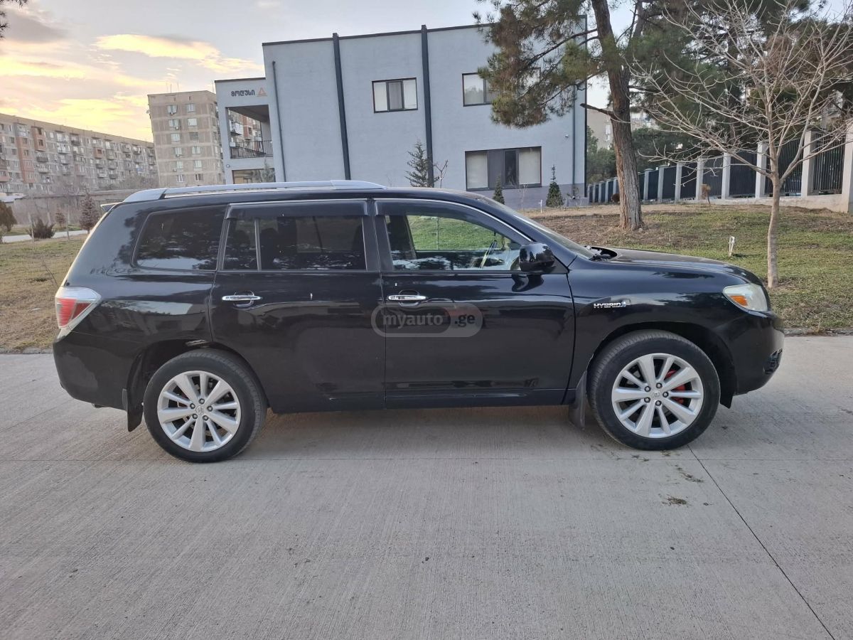 Toyota Highlander 2010 — photo 2