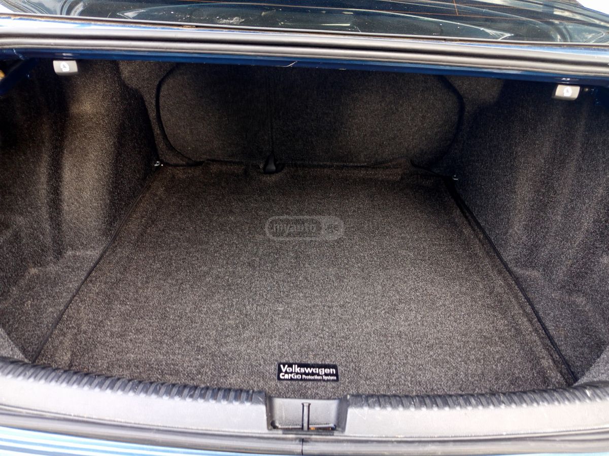 Volkswagen Jetta 2015 — photo 2