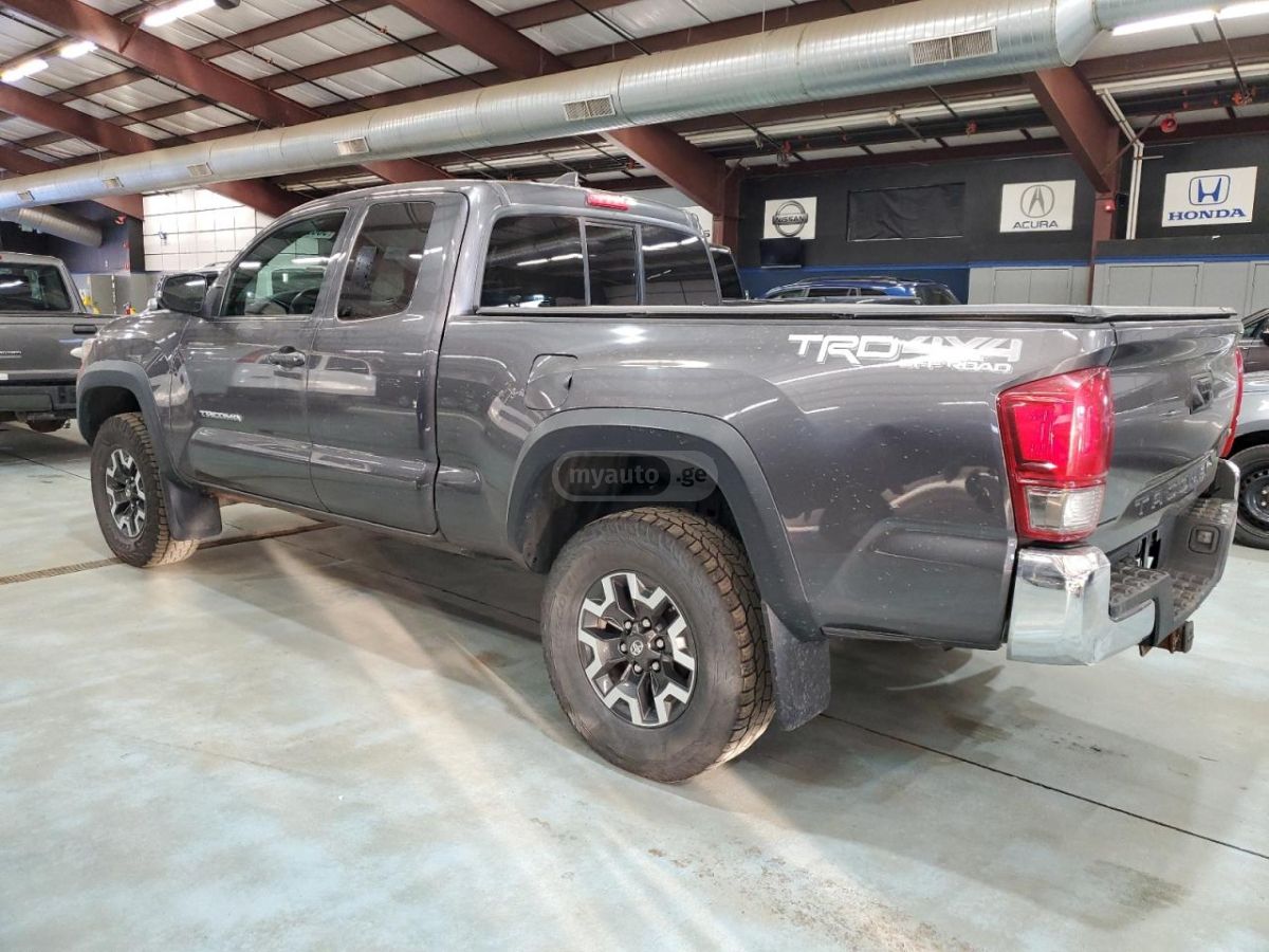 Toyota Tacoma 2016 — photo 2