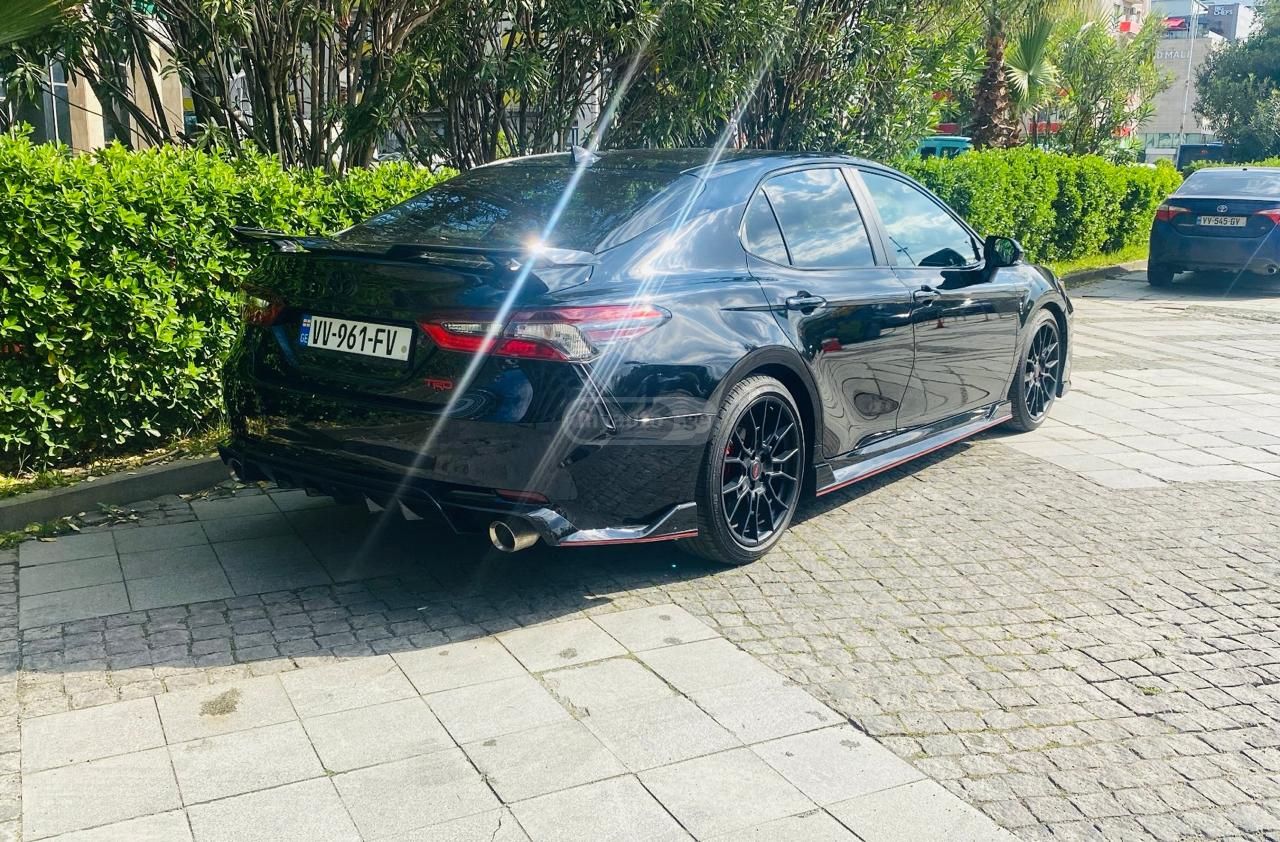 Toyota Camry 2022 — photo 2