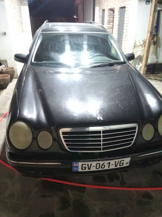 Mercedes-Benz E 320 2000 — photo 2