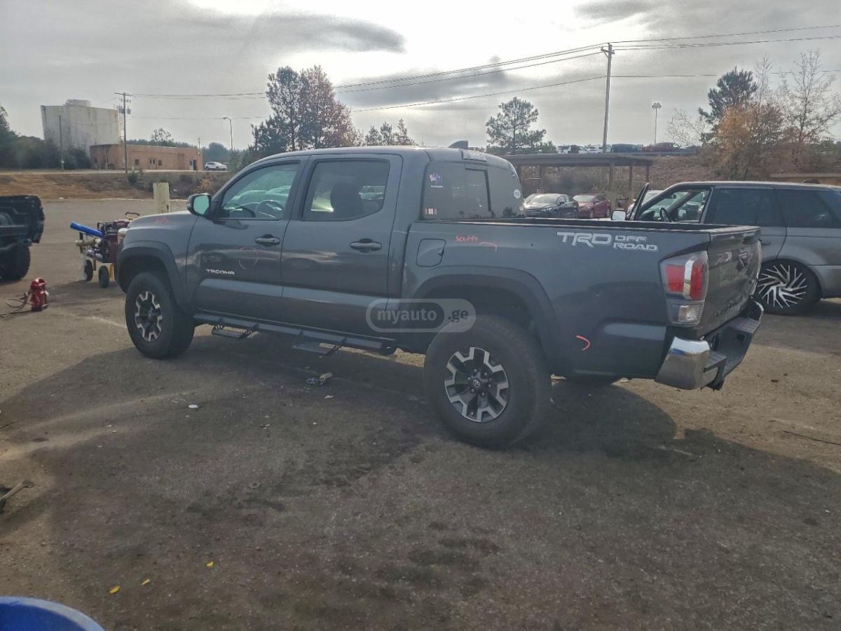 Toyota Tacoma 2020 — photo 2