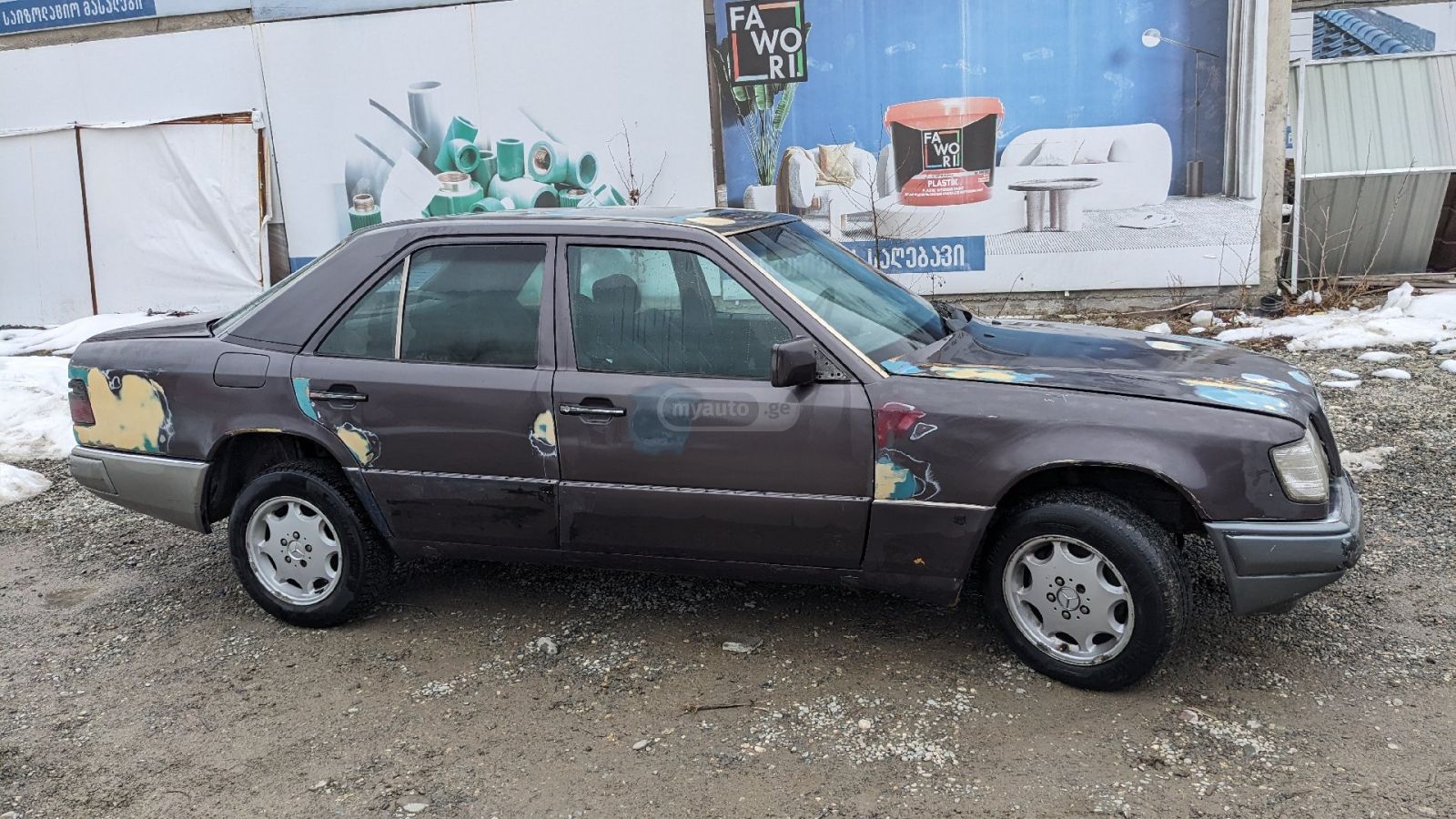 Mercedes-Benz E 200 1993 — photo 2