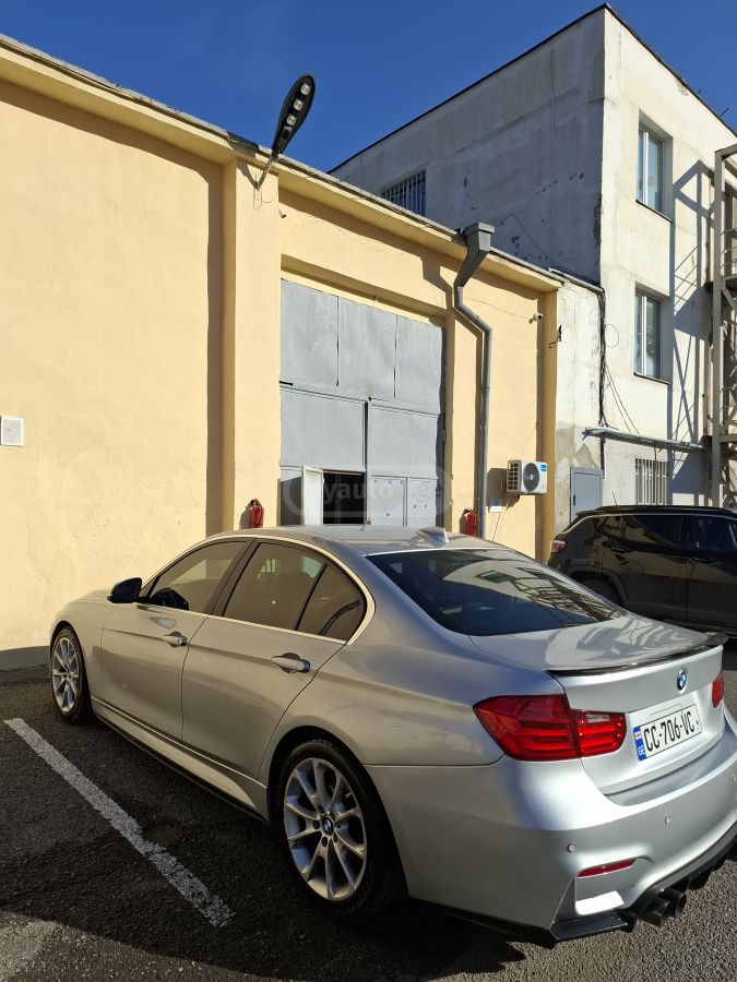 BMW 320 2015 — photo 2