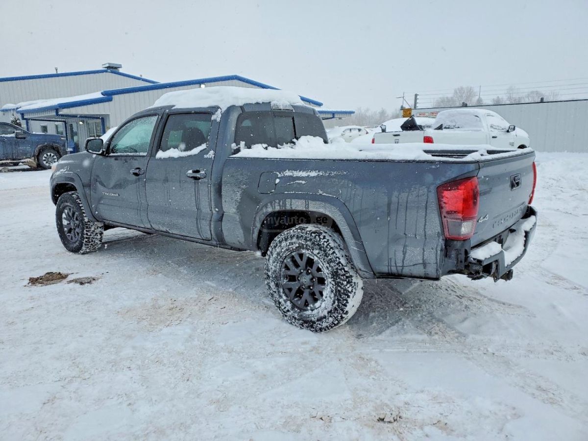 Toyota Tacoma 2023 — photo 2