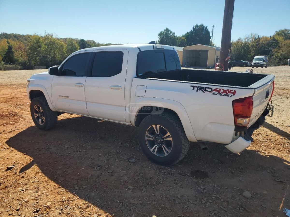 Toyota Tacoma 2017 — photo 2
