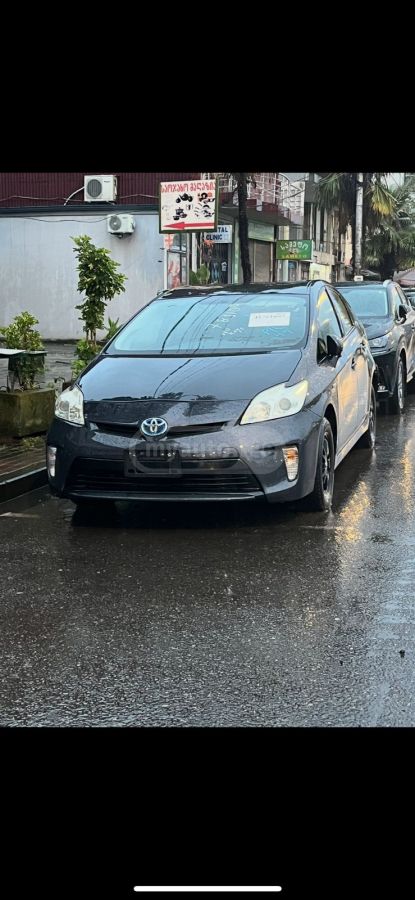 Toyota Prius 2014 — photo 2