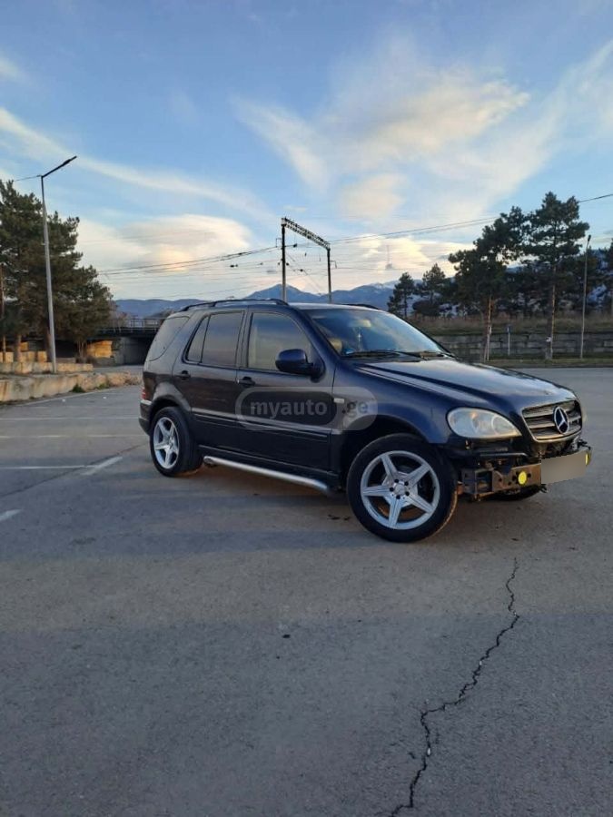 Mercedes-Benz ML 320