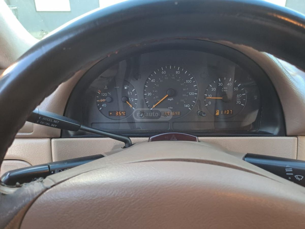Mercedes-Benz ML 320 2001 — photo 2