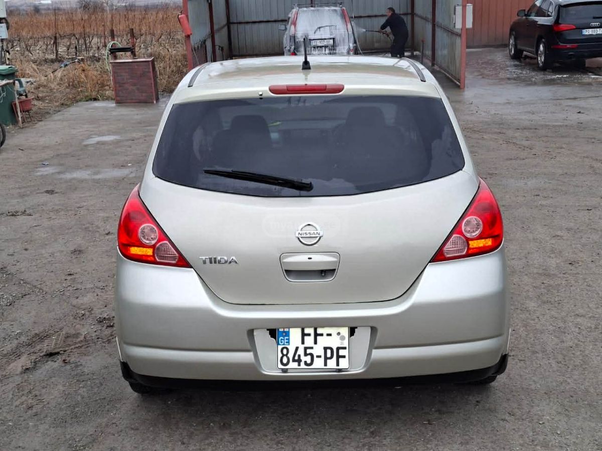 Nissan Tiida 2005 — photo 2
