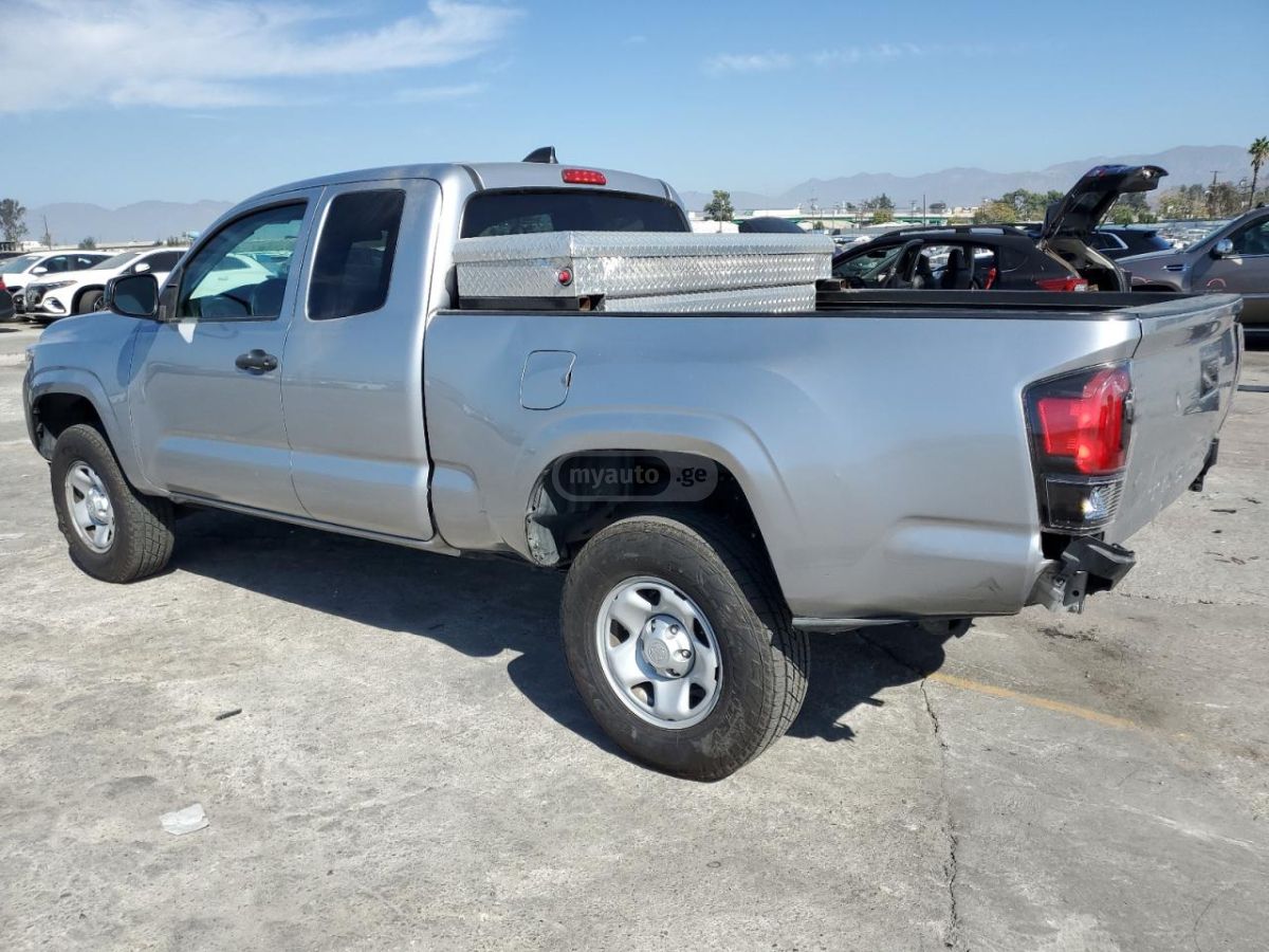 Toyota Tacoma 2020 — photo 2