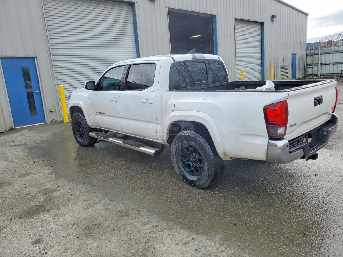 Toyota Tacoma 2021 — photo 2