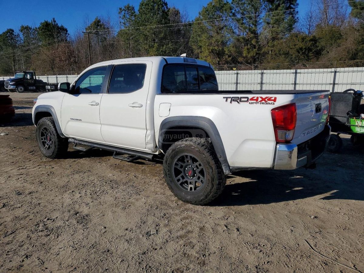 Toyota Tacoma 2016 — photo 2