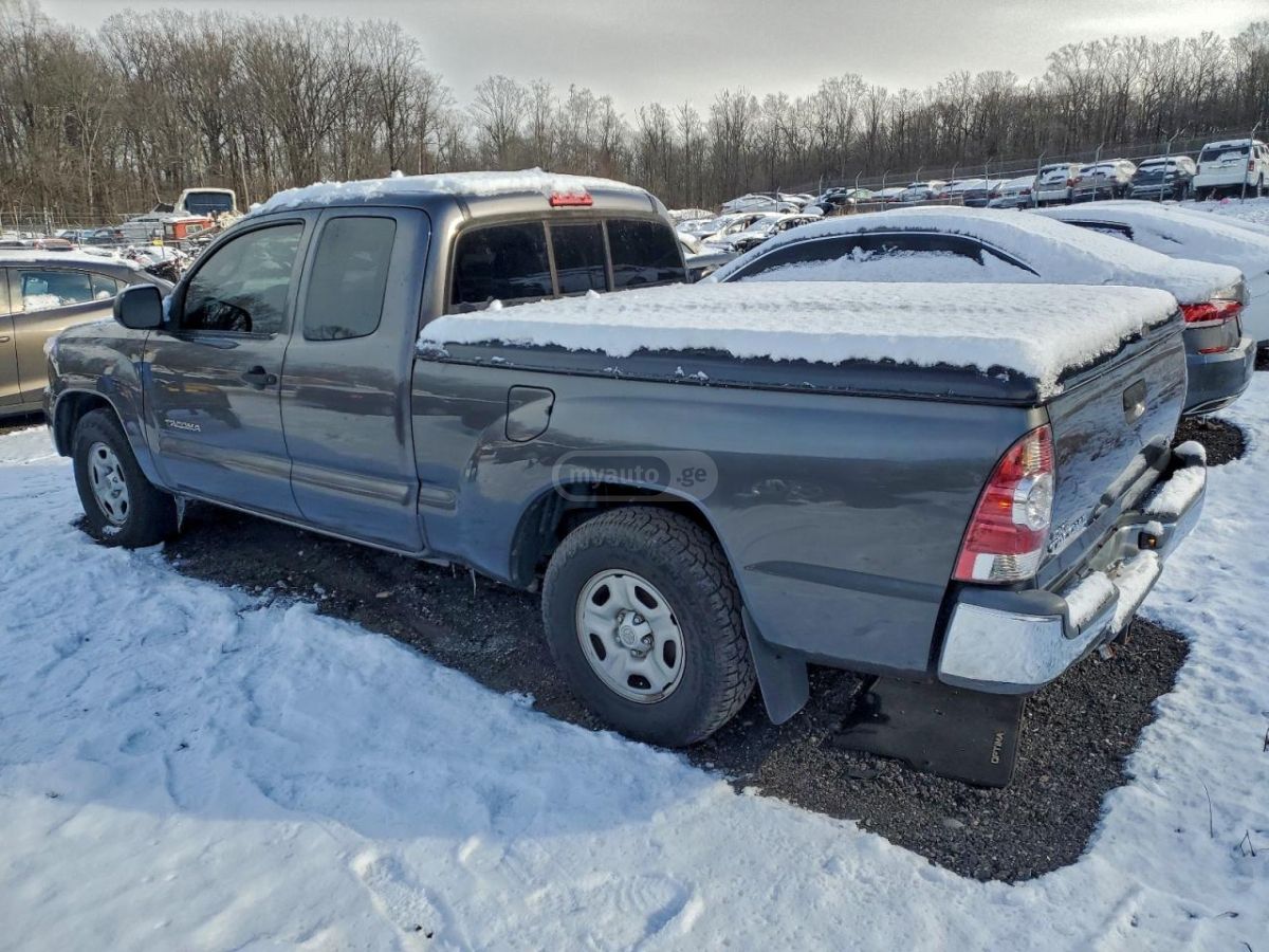 Toyota Tacoma 2015 — photo 2