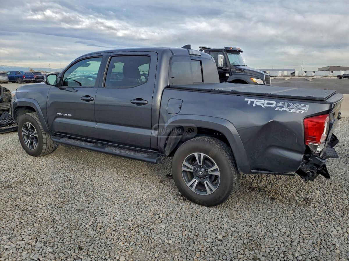 Toyota Tacoma 2017 — photo 2