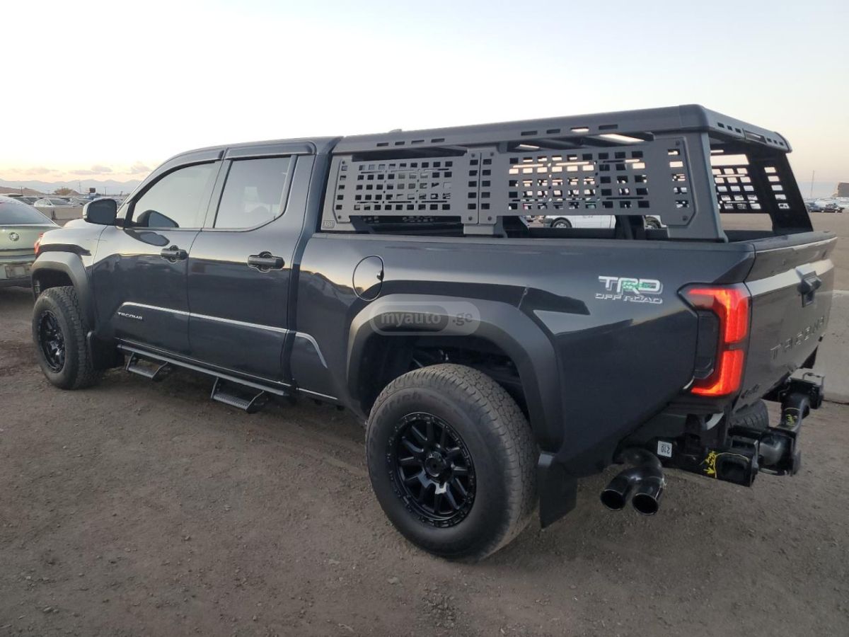 Toyota Tacoma 2025 — photo 2