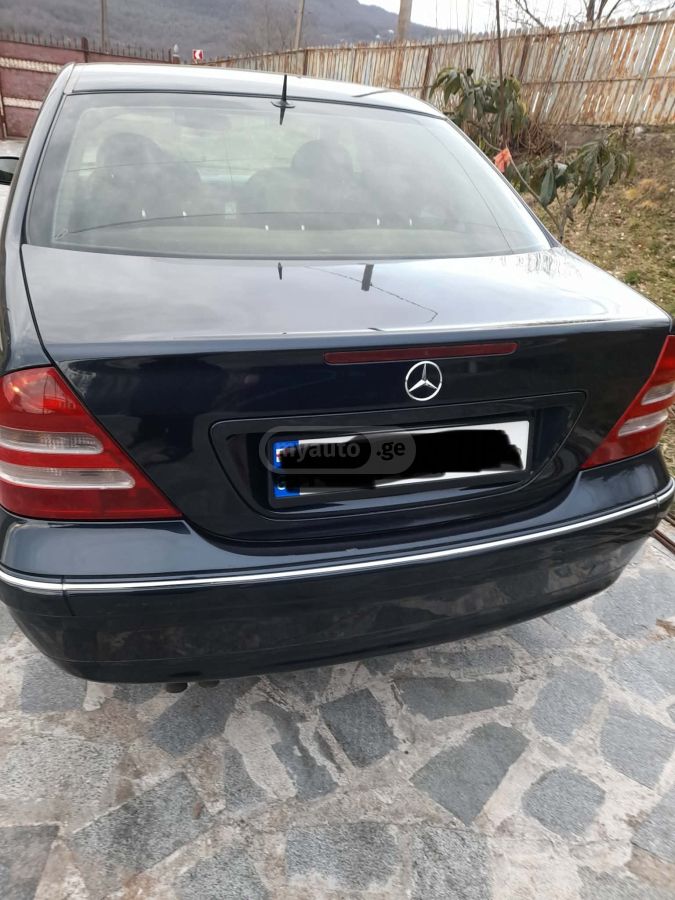 Mercedes-Benz C 200 2001 — photo 2