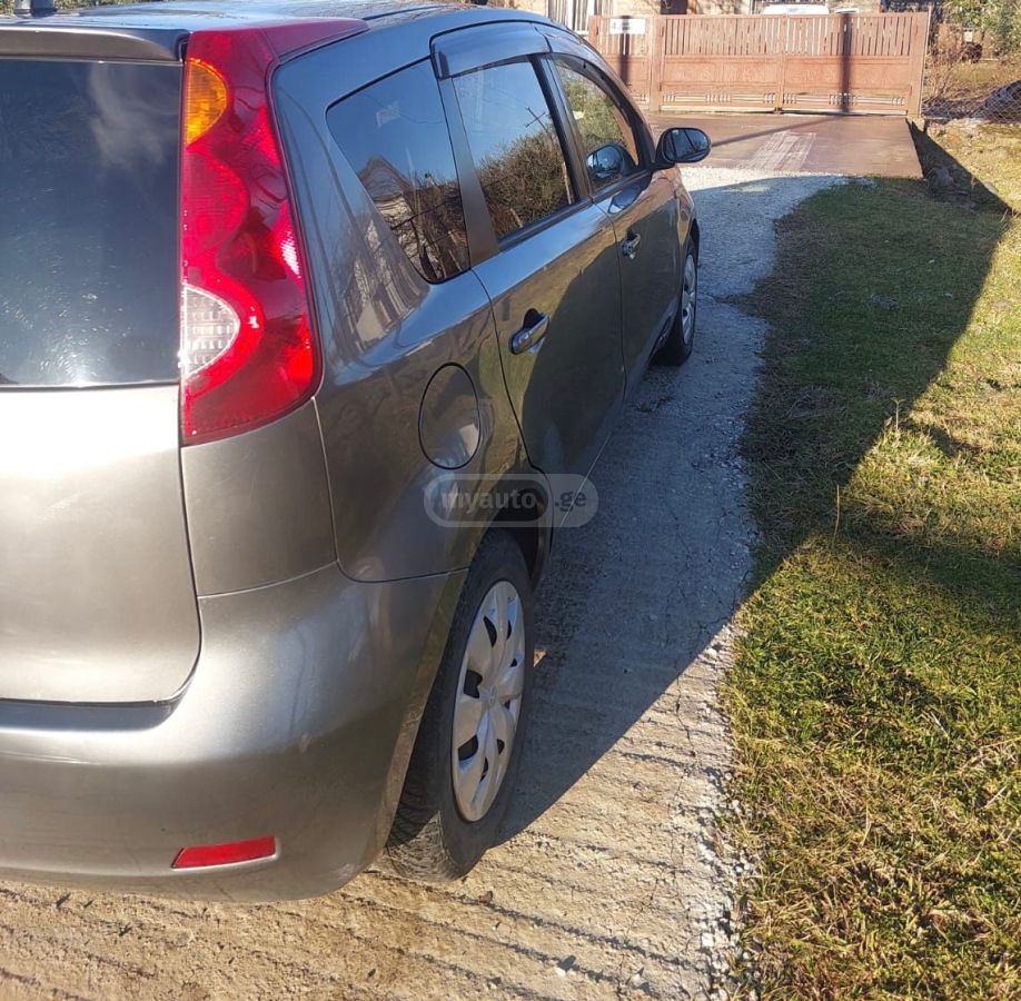 Nissan Note 2005 — photo 2