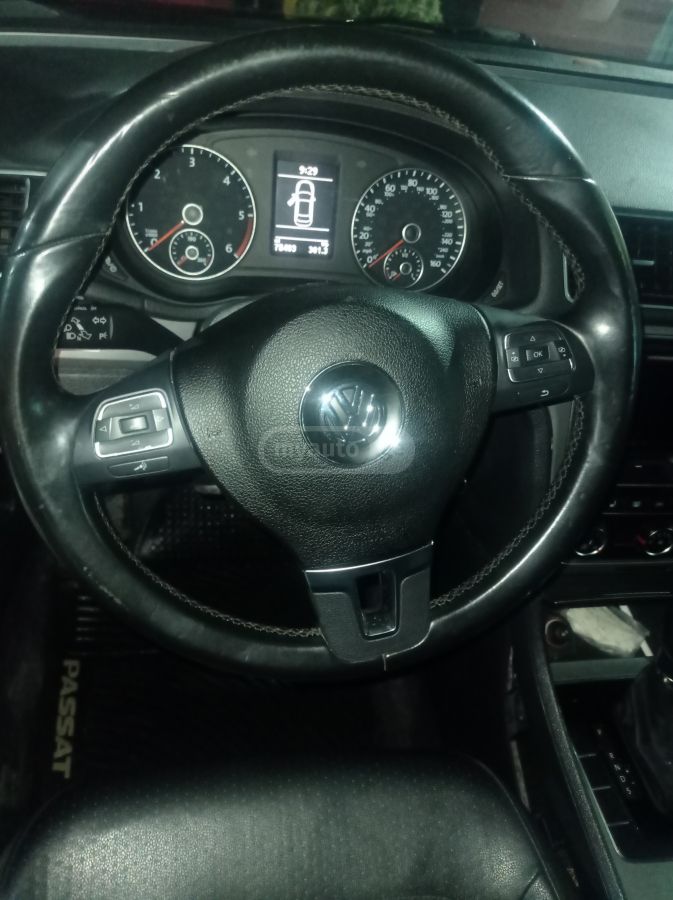 Volkswagen Passat 2014 — photo 2
