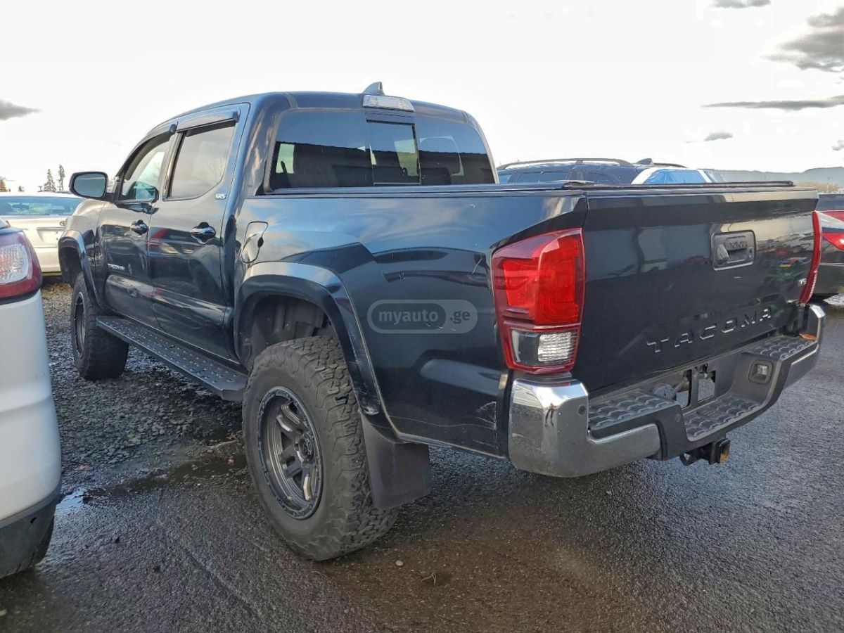 Toyota Tacoma 2020 — photo 2