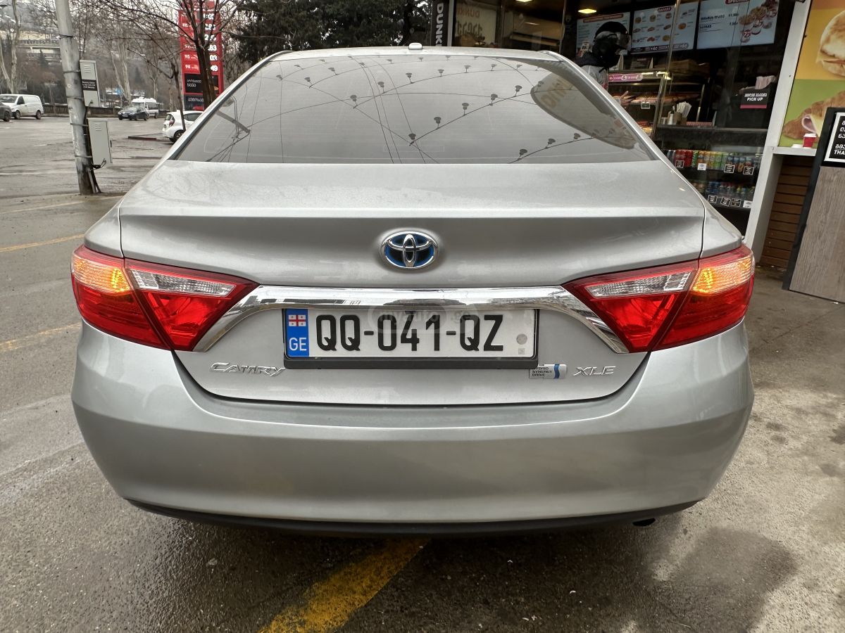 Toyota Camry 2015 — photo 2