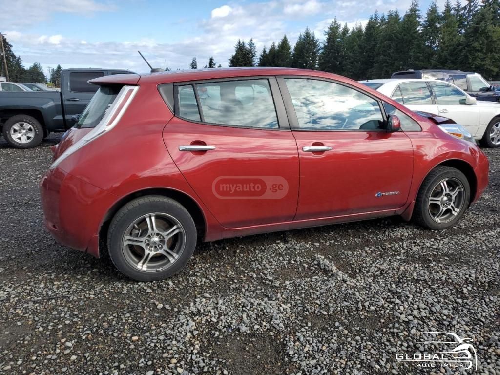 Nissan Leaf 2015 — photo 2