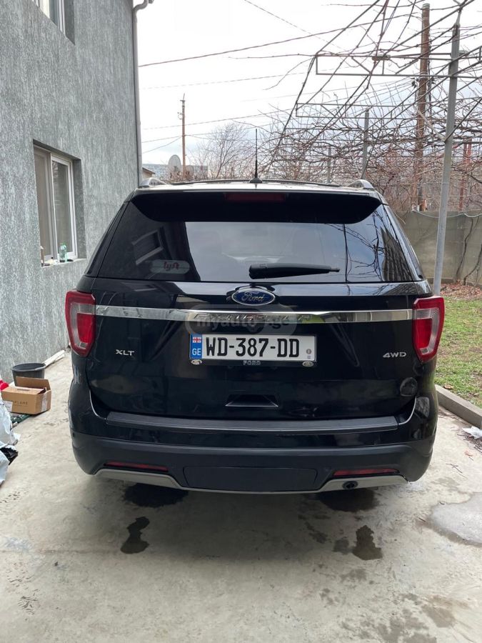 Ford Explorer 2019 — photo 2