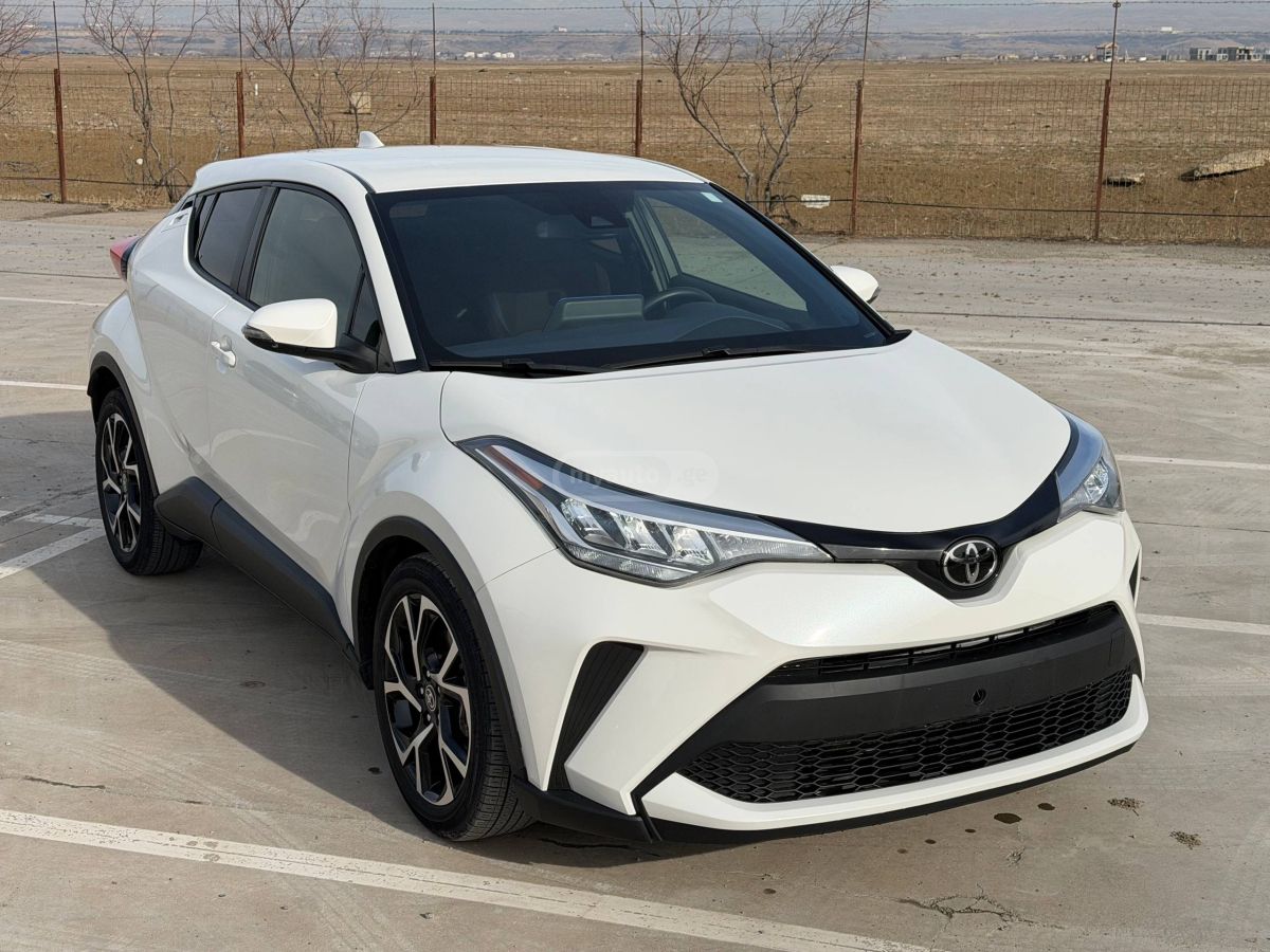 Toyota C-HR 2021 — photo 2
