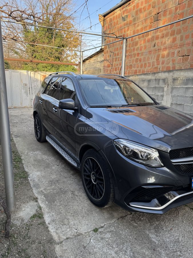 Mercedes-Benz GLE 350 2016 — photo 2