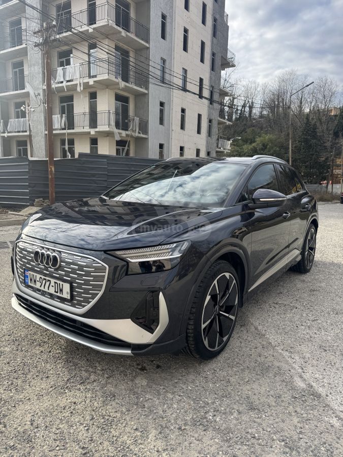 Audi Q4 e-tron 2022 — photo 2