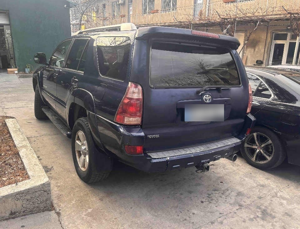 Toyota 4Runner 2004 — photo 2