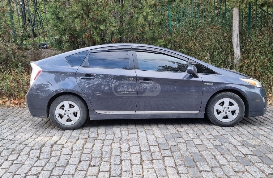 Toyota Prius 2010 — photo 2