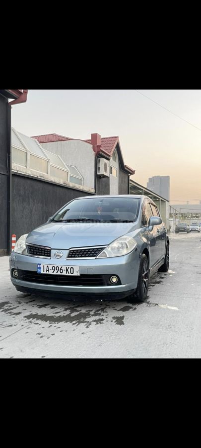 Nissan Tiida
