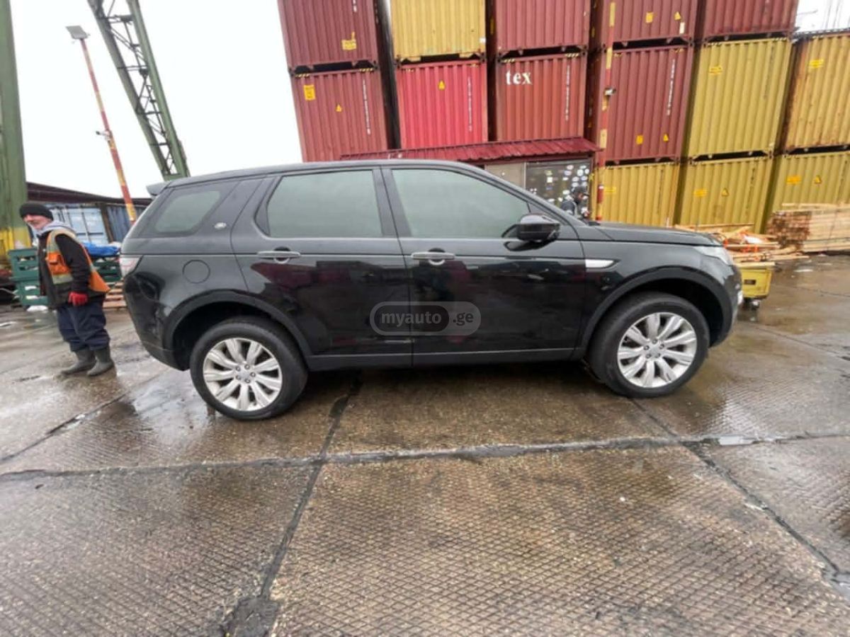 Land Rover Discovery Sport 2016 — photo 2