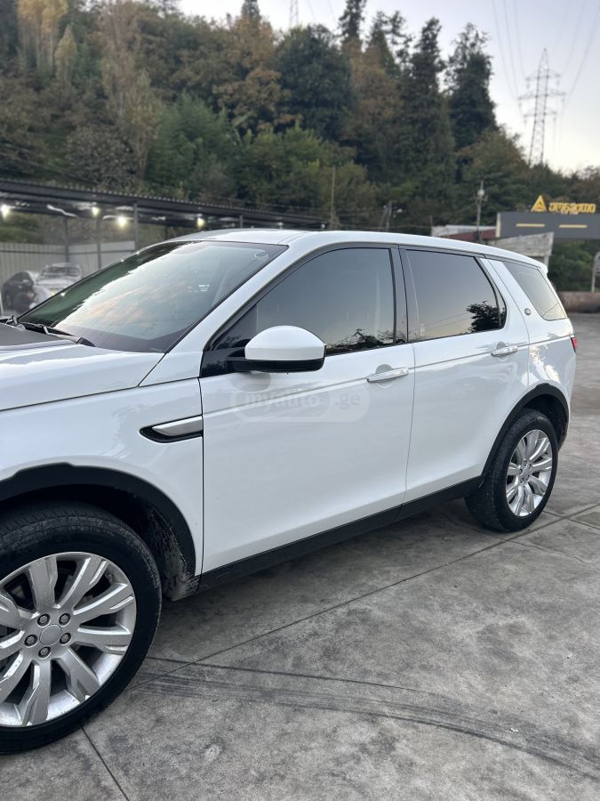 Land Rover Discovery Sport 2015 — photo 2